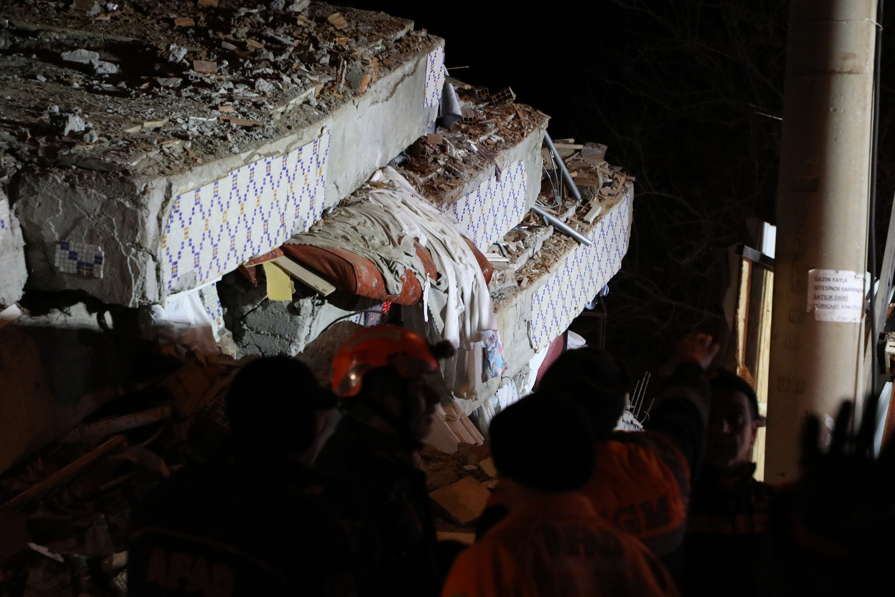 Elazığ'da 6.8 büyüklüğünde deprem Elazığ'da 6.8 büyüklüğünde deprem - Sputnik Türkiye