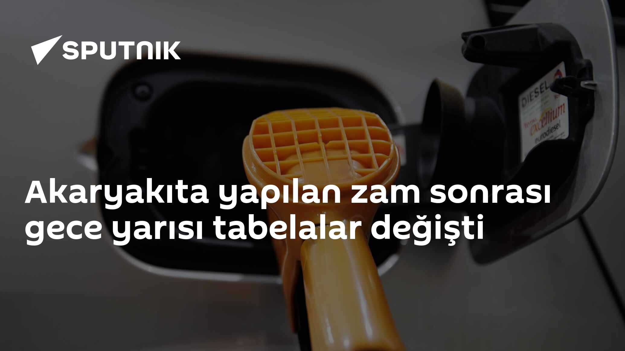 Akaryakıta yapılan zam sonrası gece yarısı tabelalar değişti