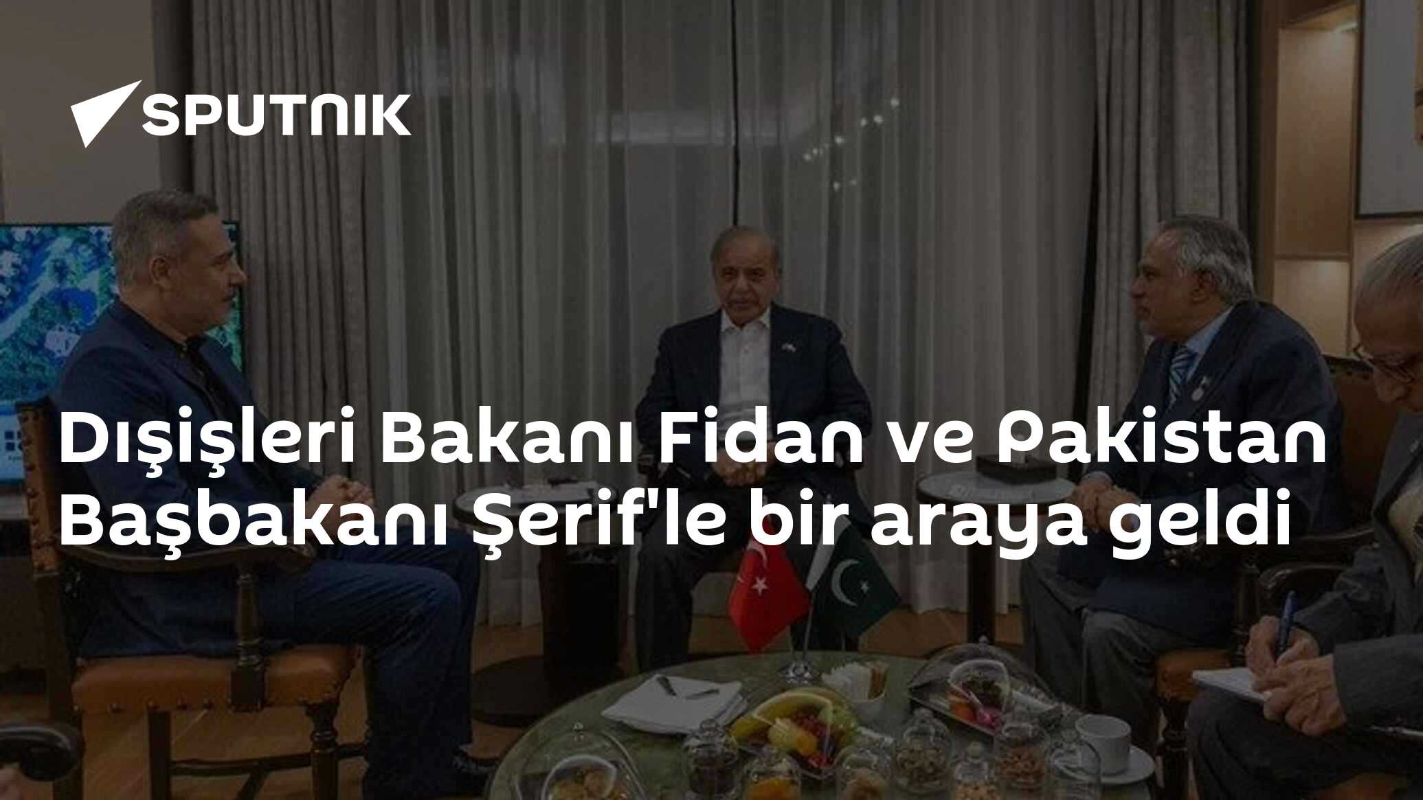 Dışişleri Bakanı Fidan ve Pakistan Başbakanı Şerif'le bir araya geldi