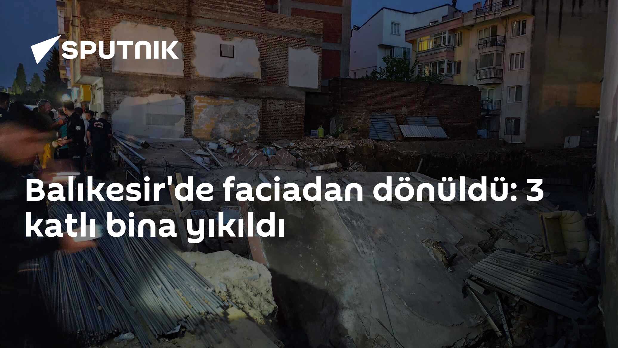 Balıkesir'de faciadan dönüldü: 3 katlı bina yıkıldı
