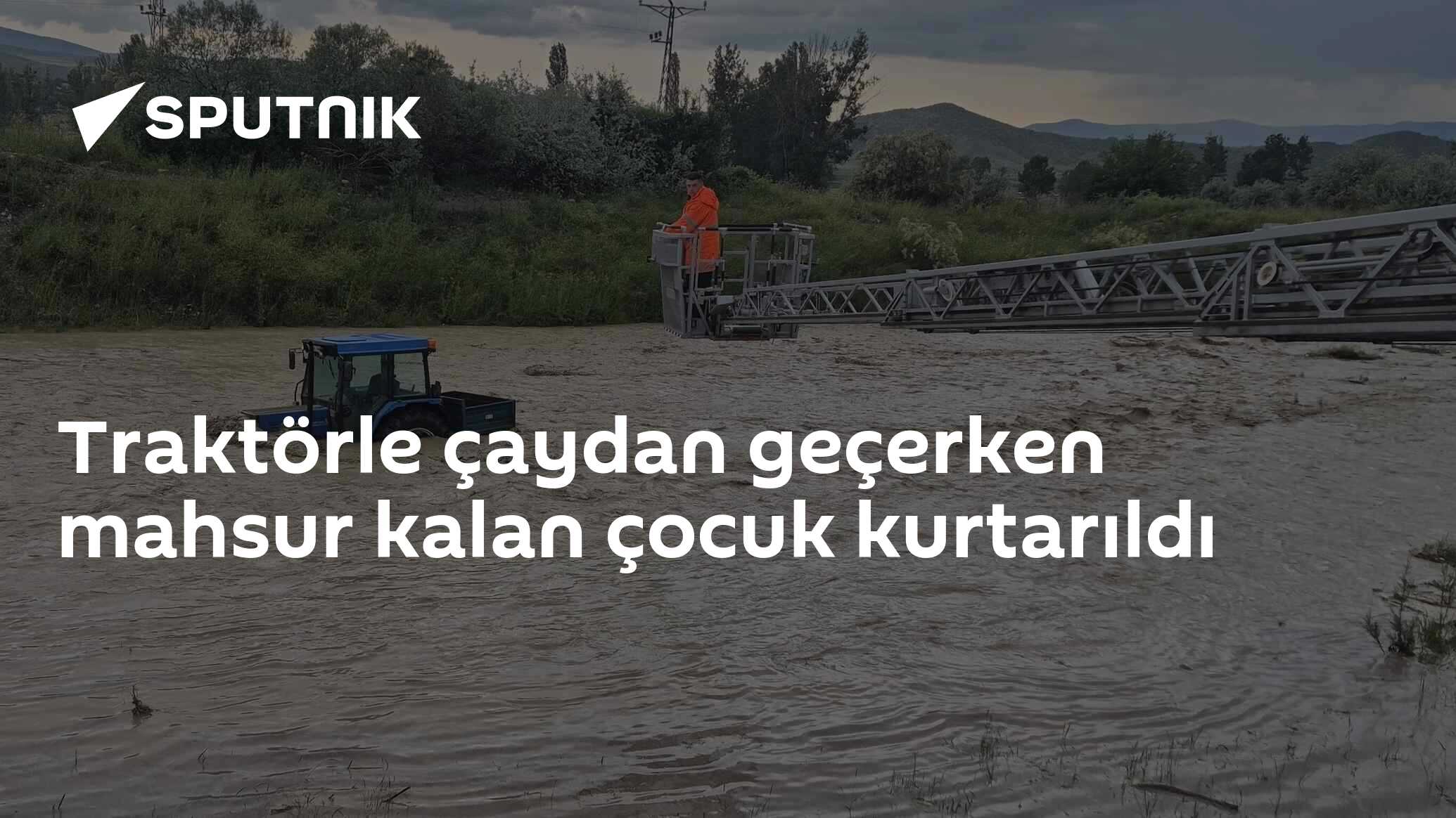 Traktörle çaydan geçerken mahsur kalan çocuk kurtarıldı
