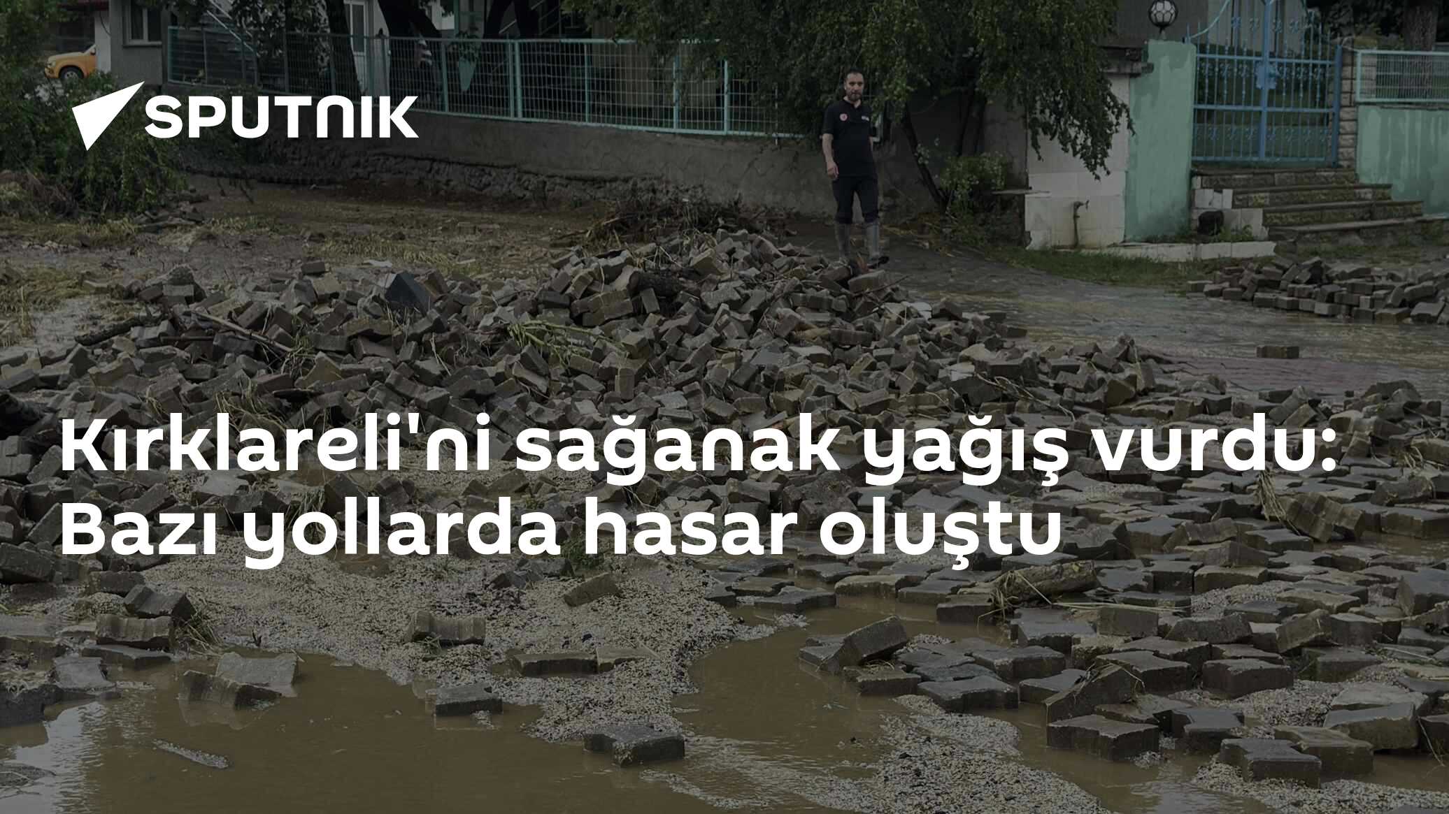 Kırklareli'ni sağanak yağış vurdu: Bazı yollarda hasar oluşt