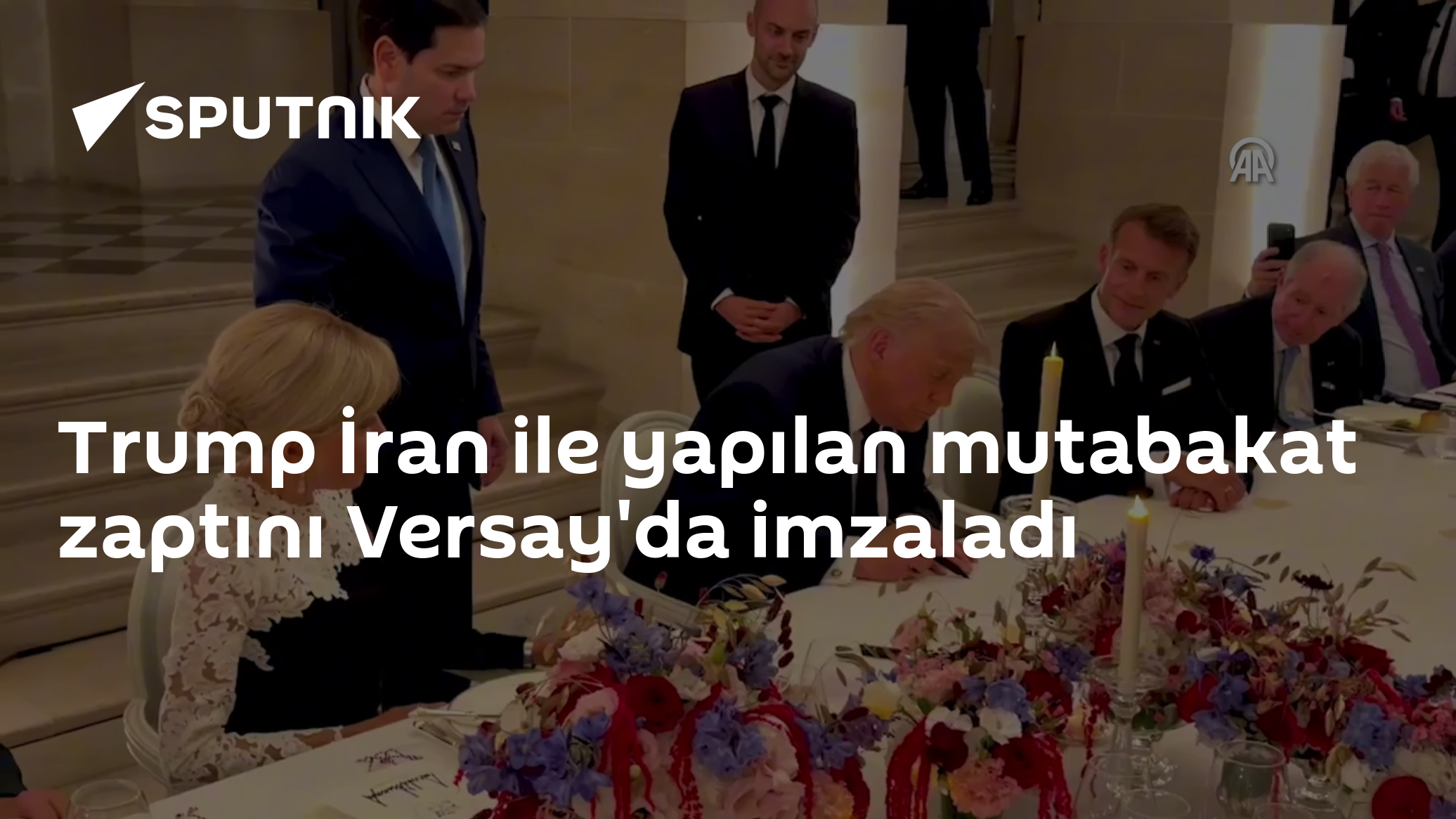 Trump İran ile yapılan mutabakat zaptını Versay'da imzaladı