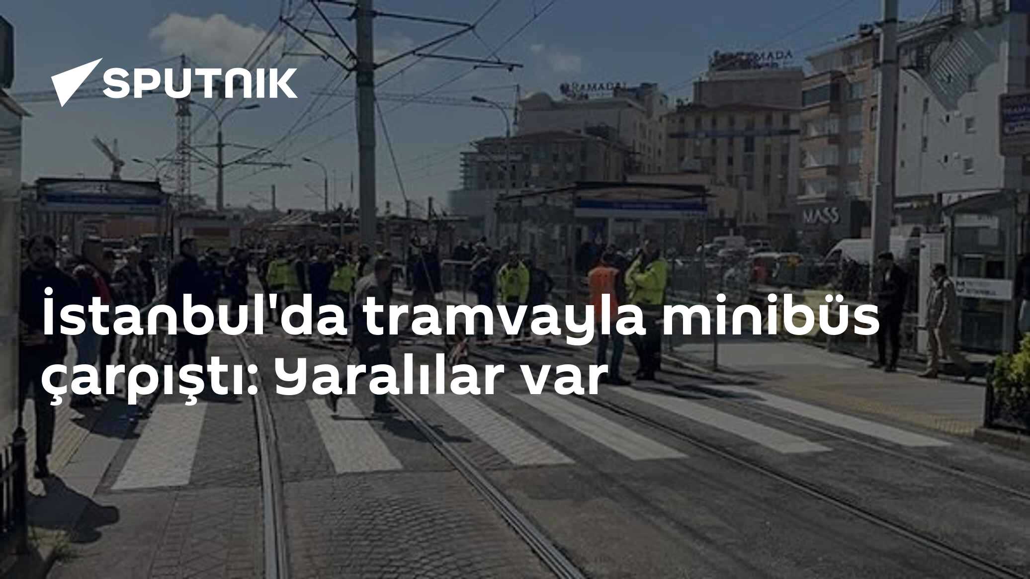 İstanbul'da tramvayla minibüs çarpıştı: Yaralılar var