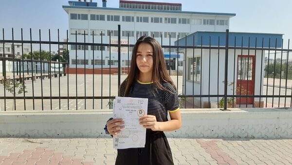 Osmaniye'nin Kadirli ilçesinde Liselere Geçiş Sınavına (LGS) giren öğrencinin, sınavdan sonra cevap kağıdının kaybolduğu ortaya çıktı. - Sputnik Türkiye