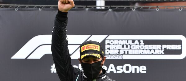 Formula 1-Mercedes takımının Büyük Britanyalı sürücüsü Lewis Hamilton - Sputnik Türkiye