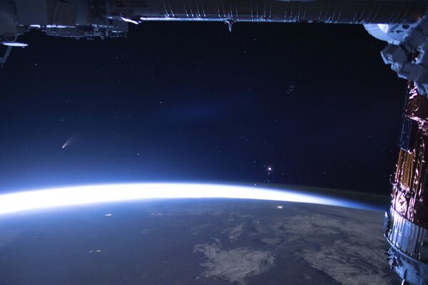 Uluslararası Uzay İstasyonu’ndan yapılan Neowise fotoğrafı. - Sputnik Türkiye