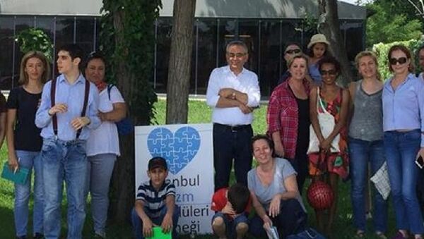 Türkiye Otizm Anneleri Topluluğu: Yatılı yaşam merkezlerinin açılması haktır - Sputnik Türkiye