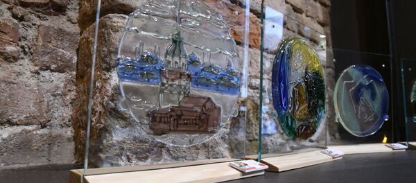 Kamil Akmanov'un ‘Camdan Renkler’ (Color Through Glass) sergisinden kareler - Sputnik Türkiye