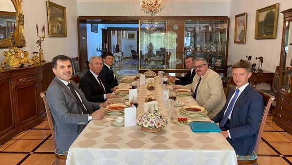 Yavaş, Rusya’nın Ankara Büyükelçiliği’ni ziyaret etti - Sputnik Türkiye