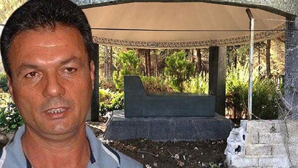 Antalya’nın Alanya ilçesi eski Kestel belde belediye başkanı İsa Küçülmez, 2002 yılında trafik kazasında hayatını kaybetti. Küçülmez'in vefatının ardından bir süredir Alman sevgilisinin çocuğuyla ilgili babalık davası sürerken, mahkeme heyetiyle birlikte mezarı açılarak DNA örneği alındı. - Sputnik Türkiye