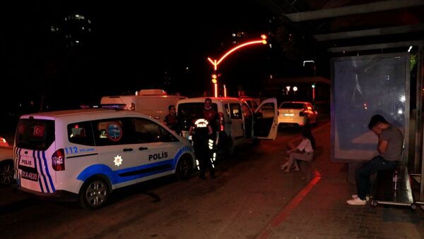 Adana’da ehliyetsiz sürücü 20 kilometrelik kovalamaca sonucu yakalandı - Sputnik Türkiye