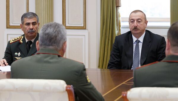 Azerbaycan Savunma Bakanı Zakir Hasanov, Azerbaycan Devlet Başkanı İlham Aliyev, Rusya Savunma Bakanı Sergey Şoygu - Sputnik Türkiye