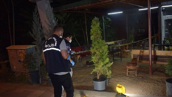 Çay ocağında oturanlara motosikletten ateş açıldı: 1 ölü, 2 yaralı - Sputnik Türkiye