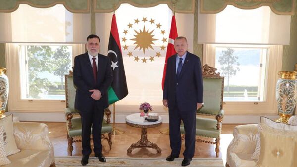 Cumhurbaşkanı Recep Tayyip Erdoğan, Libya Ulusal Mutabakat Hükümeti Başbakanı Feyyaz Serrac'ı kabul etti. - Sputnik Türkiye