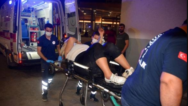 20 yaşındaki kadına evinin önünde silahlı saldırı: Kolundan yaralandı - Sputnik Türkiye