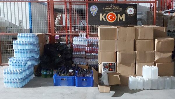 Adana'da 600 bin liralık kaçak içki ele geçirildi - Sputnik Türkiye