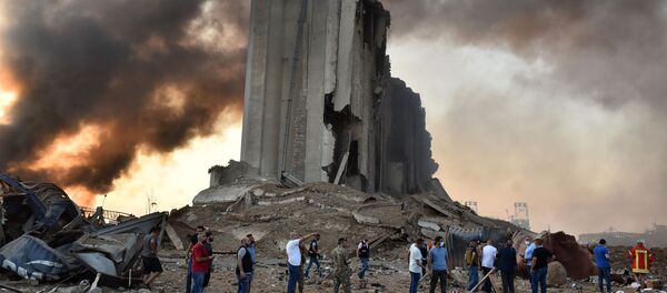 Lübnan Beyrut Limanı'nda meydana gelen patlama  - Sputnik Türkiye