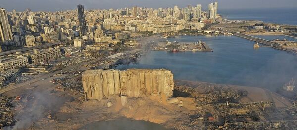 Beyrut'taki büyük patlama sonrası kentteki hasarın görünümü - Sputnik Türkiye