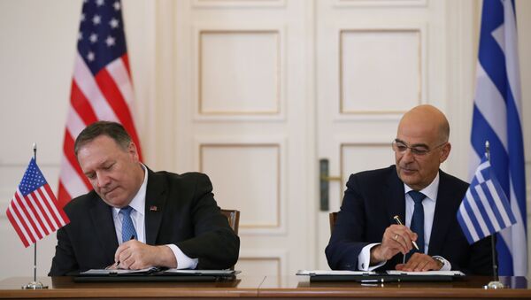 Yunanistan Dışişleri Bakanı Nikos Dendias ve ABD Dışişleri Bakanı Mike Pompeo - Sputnik Türkiye
