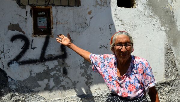 Kiracısı kaçak elektrik ve su kullanan 79 yaşındaki kadına 10 ay hapis - Sputnik Türkiye