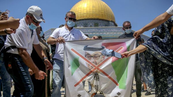 Birleşik Arap Emirlikleri (BAE) ve İsrail arasında, ikili ilişkileri tamamen normalleştirmek adına varılan anlaşma Kudüs'te protesto edildi. - Sputnik Türkiye