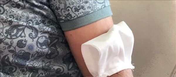 Kolda maske - Sputnik Türkiye