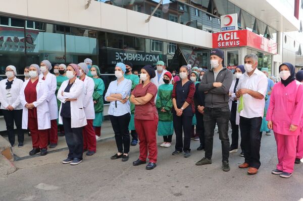 Hastanede doktorlara saldırı: Demir sopalarla geldiler - Sputnik Türkiye