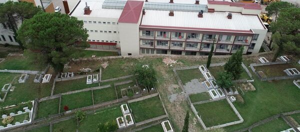 Mezarlık manzaralı huzurevi - Sputnik Türkiye