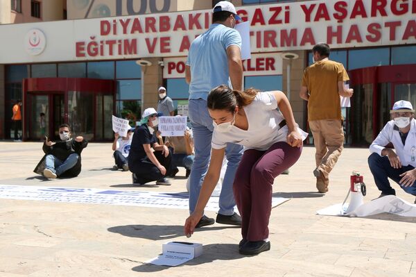 Sağlık çalışanları Diyarbakır’da iş bıraktı: Ölmek istemiyoruz - Sputnik Türkiye