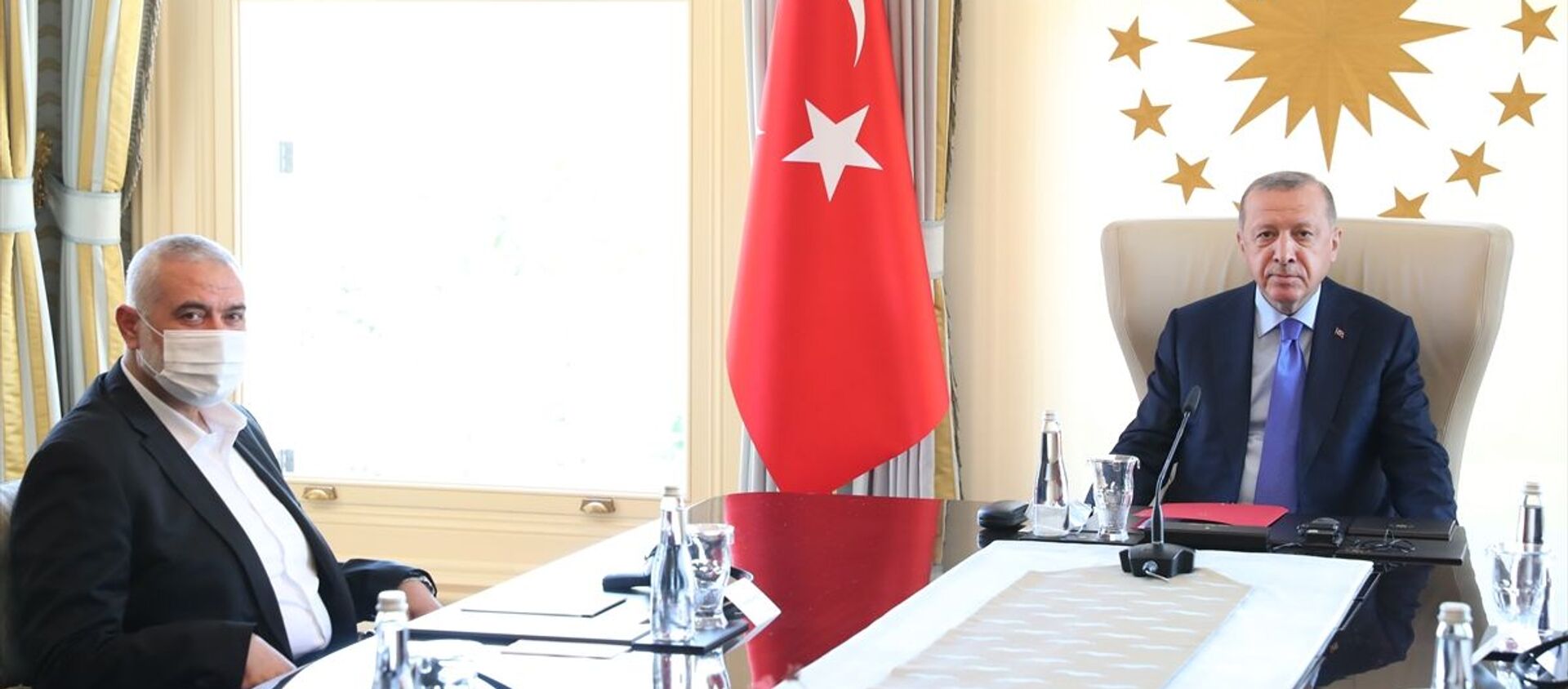 AK Parti Genel Başkanı ve Cumhurbaşkanı Recep Tayyip Erdoğan'ın 22 Ağustos'ta İstanbul'da Hamas Siyasi Büro Başkanı İsmail Haniye ve beraberindeki heyetle görüşmesi - Sputnik Türkiye, 1920, 02.04.2021