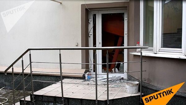 Belarus'un başkenti Minsk'te yaklaşık 30 kişilik bir grubun Libya'nın Belarus Büyükelçiliği binasını ele geçirmeye çalıştığı belirtildi. - Sputnik Türkiye