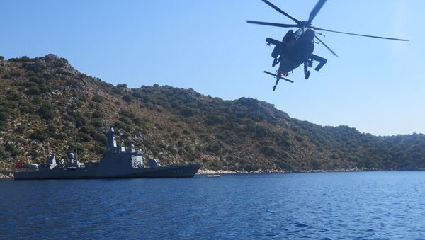 Milli Savunma Bakanlığı, Ege ve Akdeniz’de taarruz helikopterleri ve hücumbotlarıyla müşterek eğitimlerin icra edildiğini açıkladı. - Sputnik Türkiye