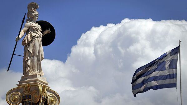 Yunanistan bayrağı - Atina - Athena heykeli - Sputnik Türkiye