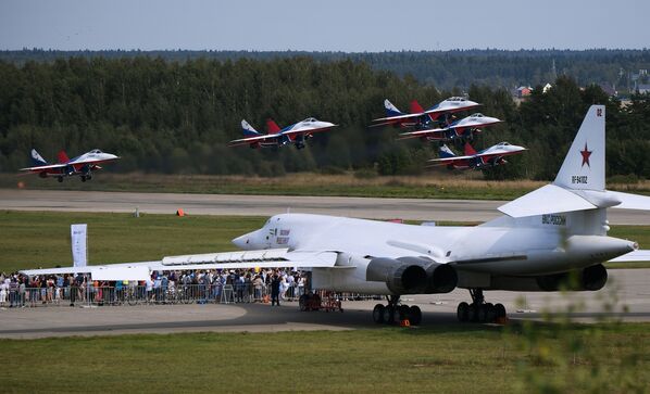 Tu-160 uçağı - Sputnik Türkiye