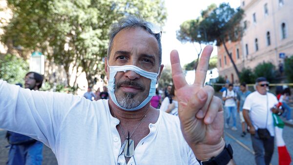 İtalya'daki maske karşıtları - Sputnik Türkiye