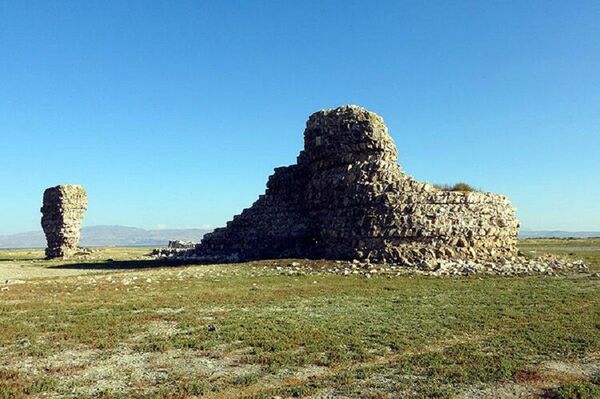 Van Gölü’nde sular çekilince tarihi kale ortaya çıktı: Kanuni Sultan Süleyman da konaklamış - Sputnik Türkiye