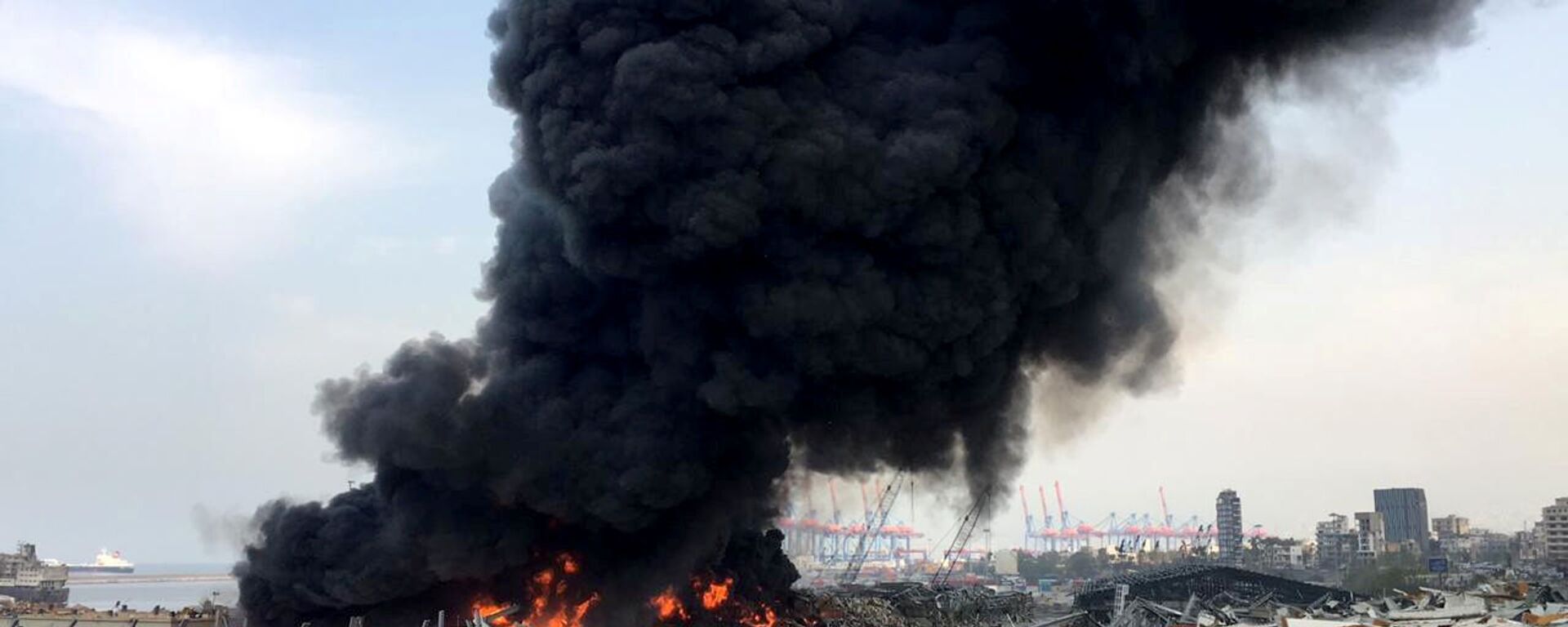 Lübnan'ın başkentinde, Beyrut Limanı'nda yangın, 10 Eylül 2020 - Sputnik Türkiye, 1920, 17.11.2021
