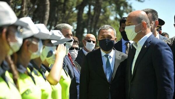 Bursa'da emniyet müdüründen 4 polise maske cezası - Sputnik Türkiye