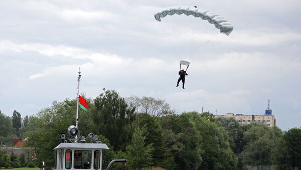 Slav Kardeşliği-2017, Belarus, paraşüt - Sputnik Türkiye