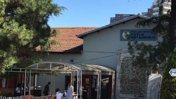 Öğrencide koronavirüs çıktı, tüm sınıf ve 2 öğretmen karantinaya alındı - Zonguldak - Sputnik Türkiye