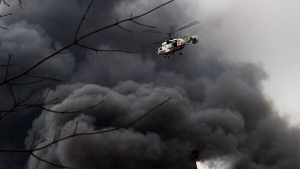 Ka-32A helikopteri yangın söndürme çalışmalarına katılıyor - Sputnik Türkiye