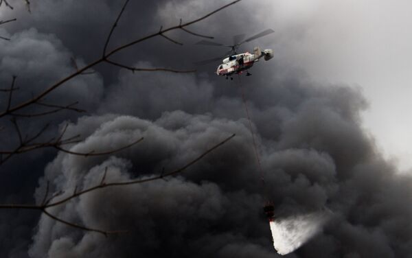 Ka-32A helikopteri yangın söndürme çalışmalarına katılıyor - Sputnik Türkiye