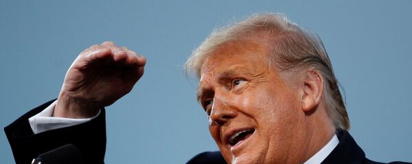 U.S. President Donald Trump gestures during a campaign event in Fayetteville, North Carolina, U.S., September 19, 2020. REUTERS/Tom Brenner REFILE - CORRECTING STATE U.S. President Donald Trump gestures during a campaign event in Fayetteville, North Carolina, U.S., September 19, 2020. REUTERS/Tom Brenner REFILE - CORRECTING STATE - Sputnik Türkiye