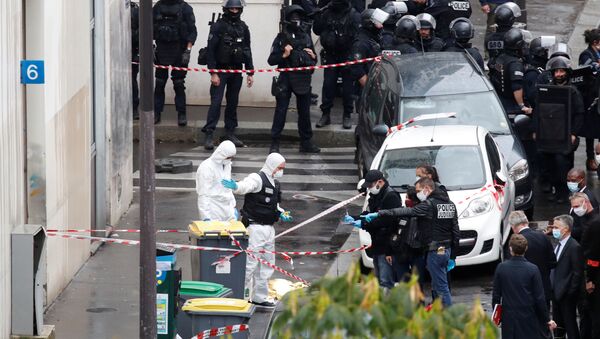 Fransa’nın başkenti Paris’te bir kişi, mizah dergisi Charlie Hebdo’nun eski binasının bulunduğu muhitte saldırı düzenleyerek 4 kişiyi yaraladı. - Sputnik Türkiye
