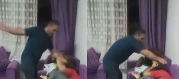 Mersin- Çocuğa şiddet - Sputnik Türkiye