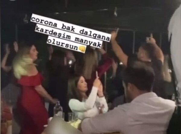 İstanbul'da dansözlü parti: 'Corona bak dalgana kardeşim...' - Sputnik Türkiye