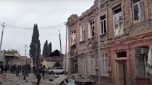 Ermenistan'ın hedef aldığı Gence'deki yıkım böyle görüntülendi - Sputnik Türkiye