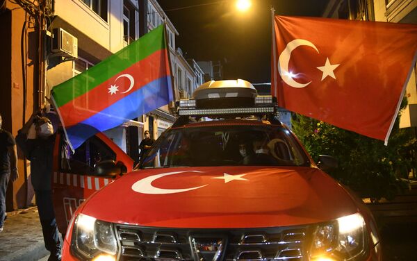İnsani Yardım Vakfı Azerbaycan'a destek amacıyla konvoy düzenledi. - Sputnik Türkiye