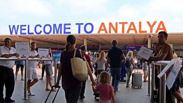 Antalya turist, Antalya havalimanı - Sputnik Türkiye